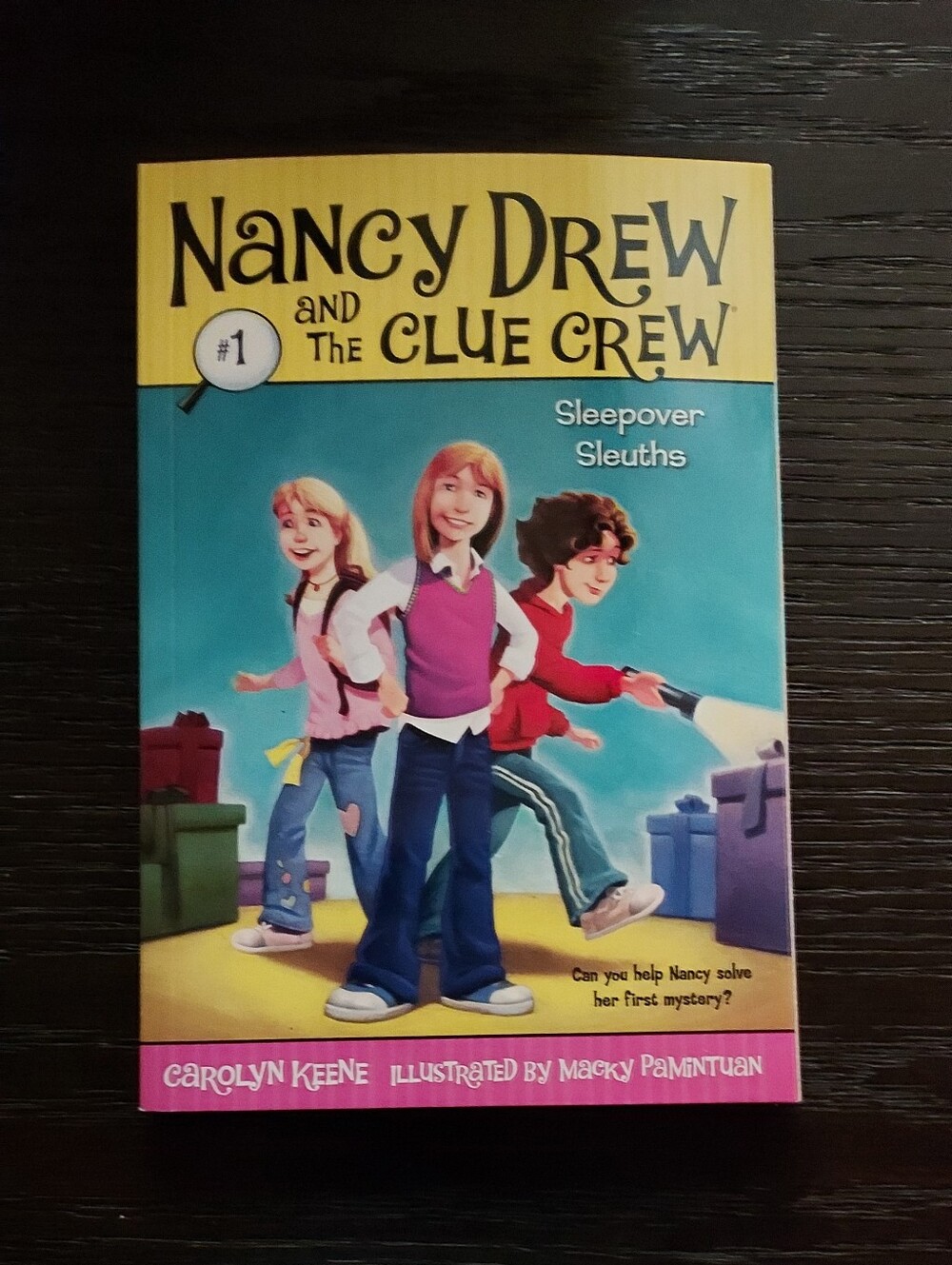 Nancy Drew and the Clue Crew: Sleepover Sleuths - Kids Book (Blue/Yellow/Pink)